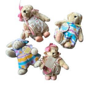 Vintage Muffy Vanderbear Egg Painting Plush Valentines Hoppy VanderHare Spring